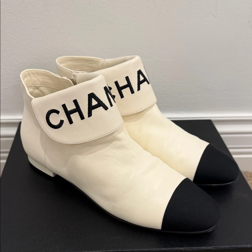 CHANEL Logo Ankle Boots Lambskin Leather CC Cap Toe Ivory Black 37.5